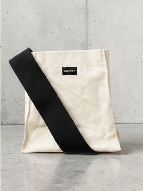 Merit Beauty Limited Edition Summer Canvas Tote